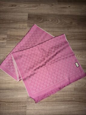 💕 💯 AUTH GUCCI GG LOGO JACQUARD MONOGRAM PINK SCARF RECTANGULAR 💕